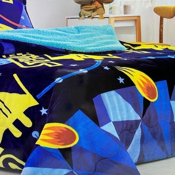 NEW! Kids Twin Size Rocket Ship Design Ultra Soft Sherpa Blanket Set - Picture 3 of 8